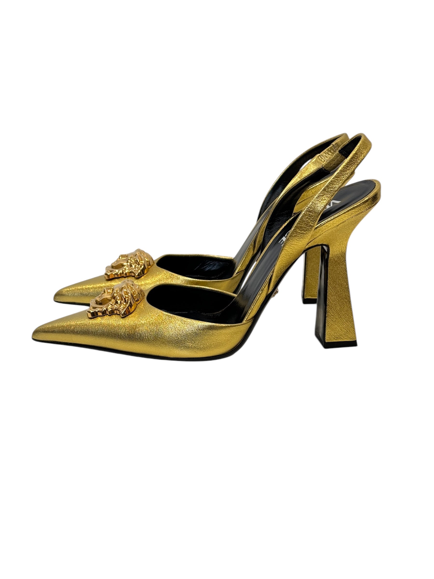 GOLD FOIL LEATHER MEDUSA POINTED TOE SLINGBACK | 38.5