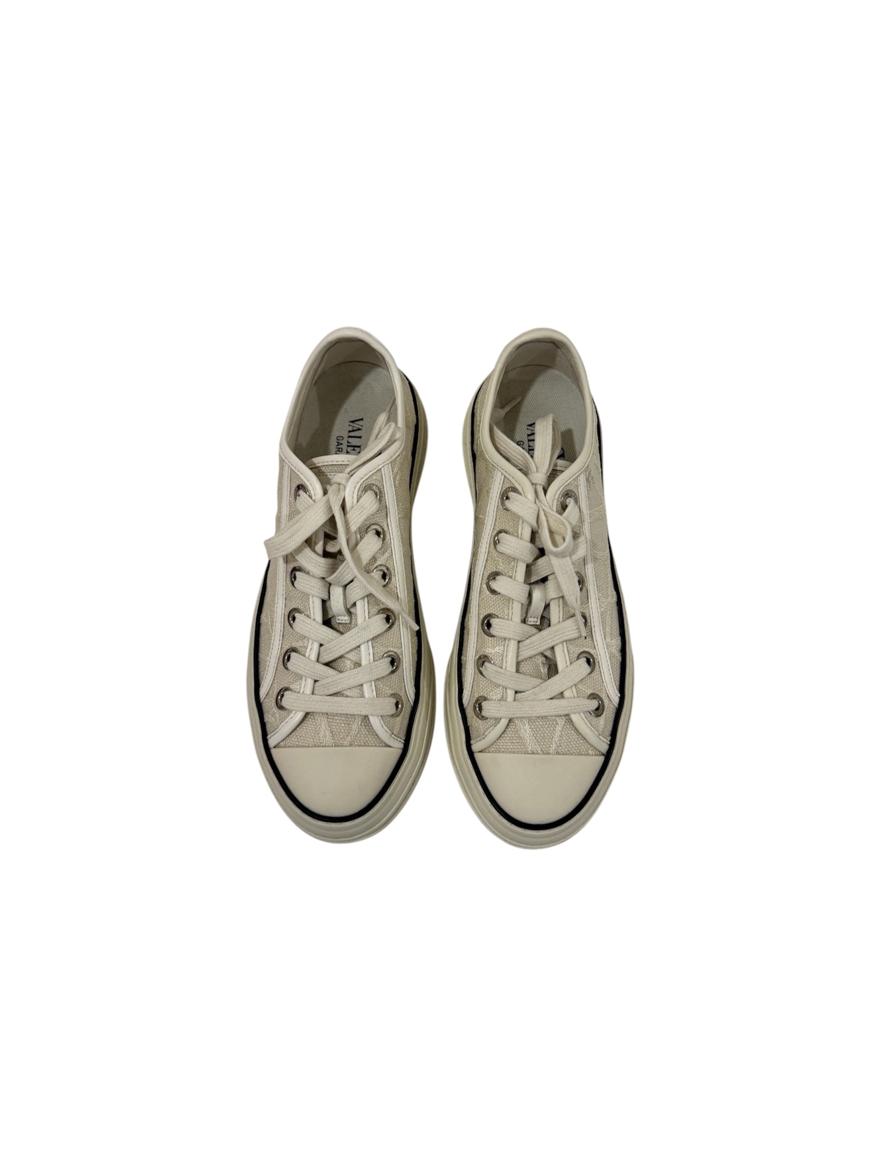 V Logo Toile Platform Sneaker | 37