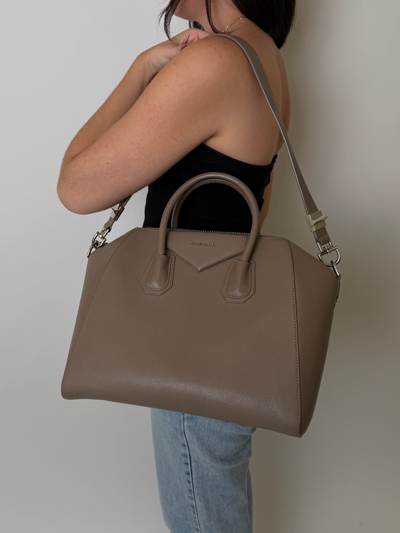 SMALL ANTIGONA SATCHEL BAG