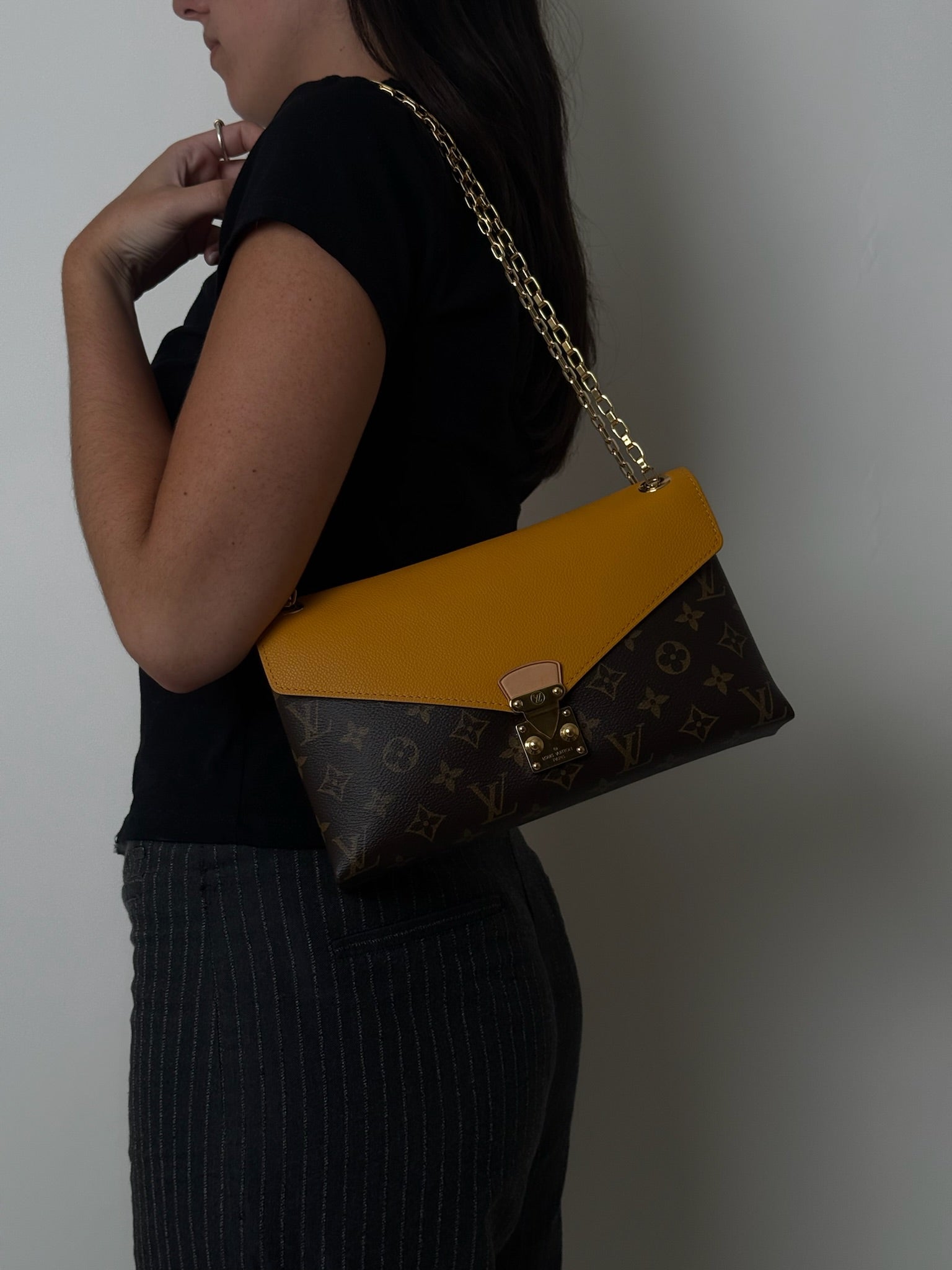 PALLAS CHAIN  MONOGRAM SAFRAN BAG