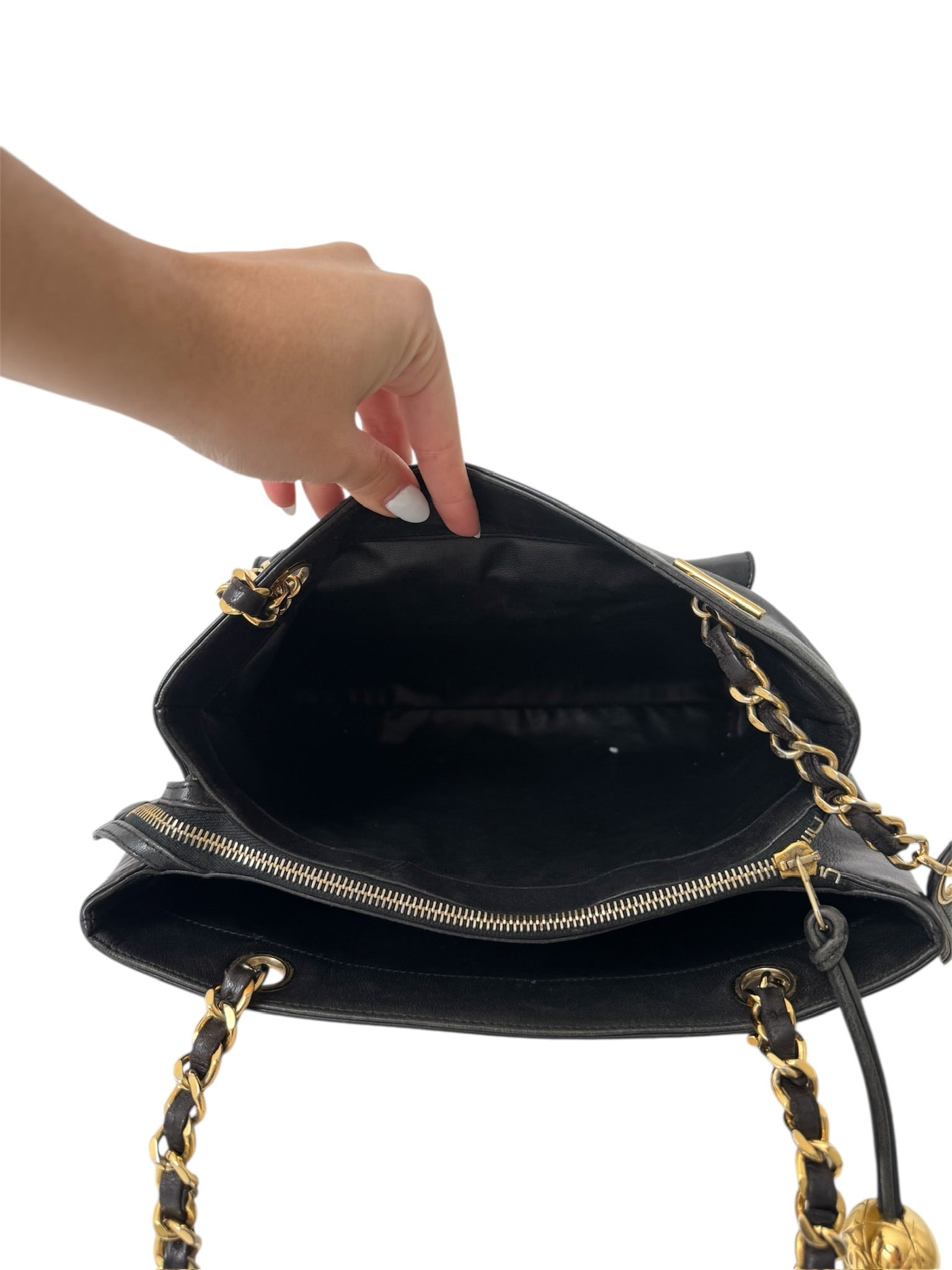CAVIAR CC TOTE	FRONT POCKET BAG