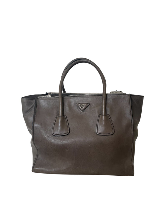 TWIN POCKET TOTE GLACE CALF