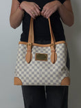 Load image into Gallery viewer, HAMPSTEAD MM	DAMIER AZUR TOTE BAG
