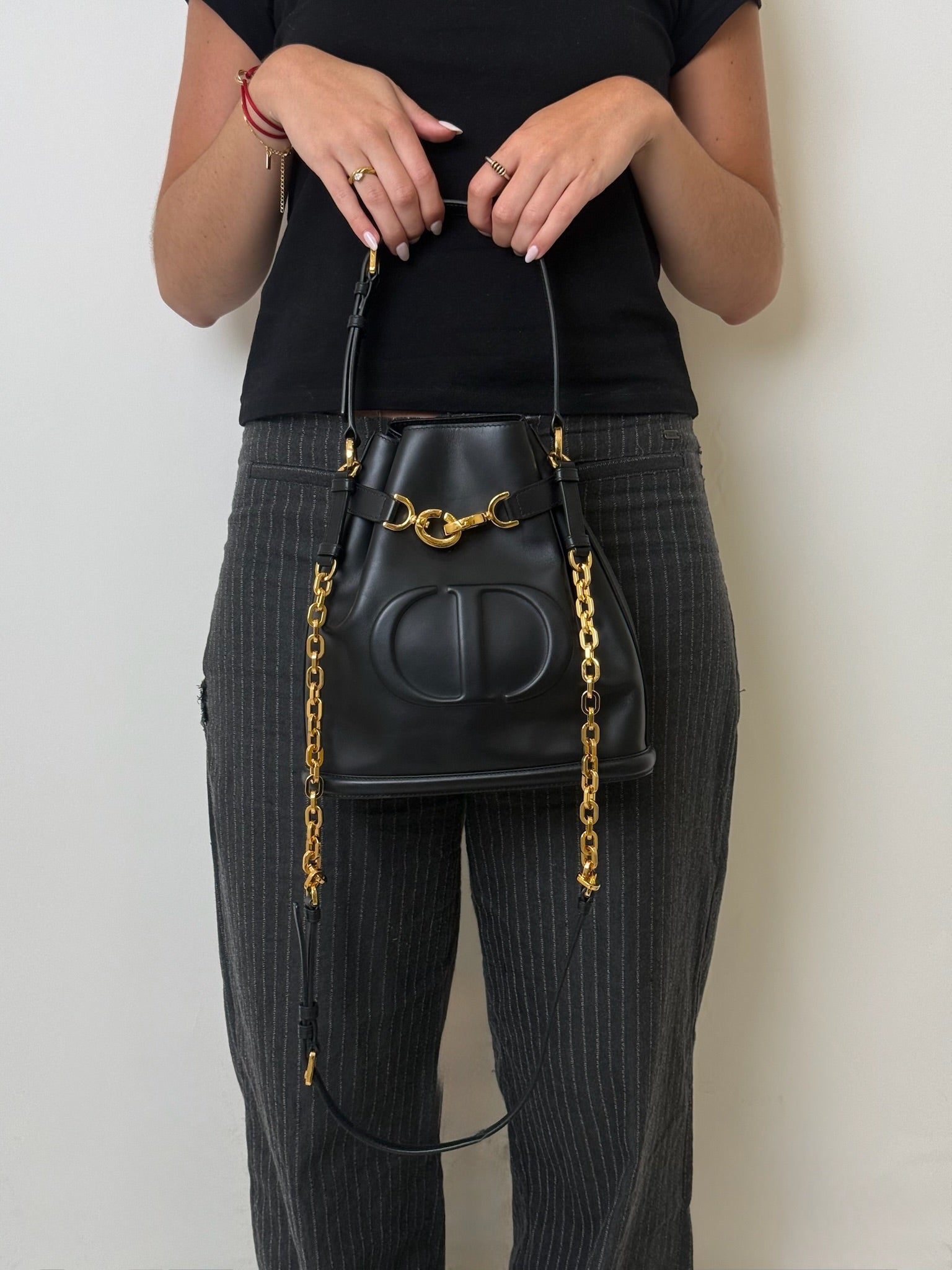 MEDIUM C'EST BUCKET BAG