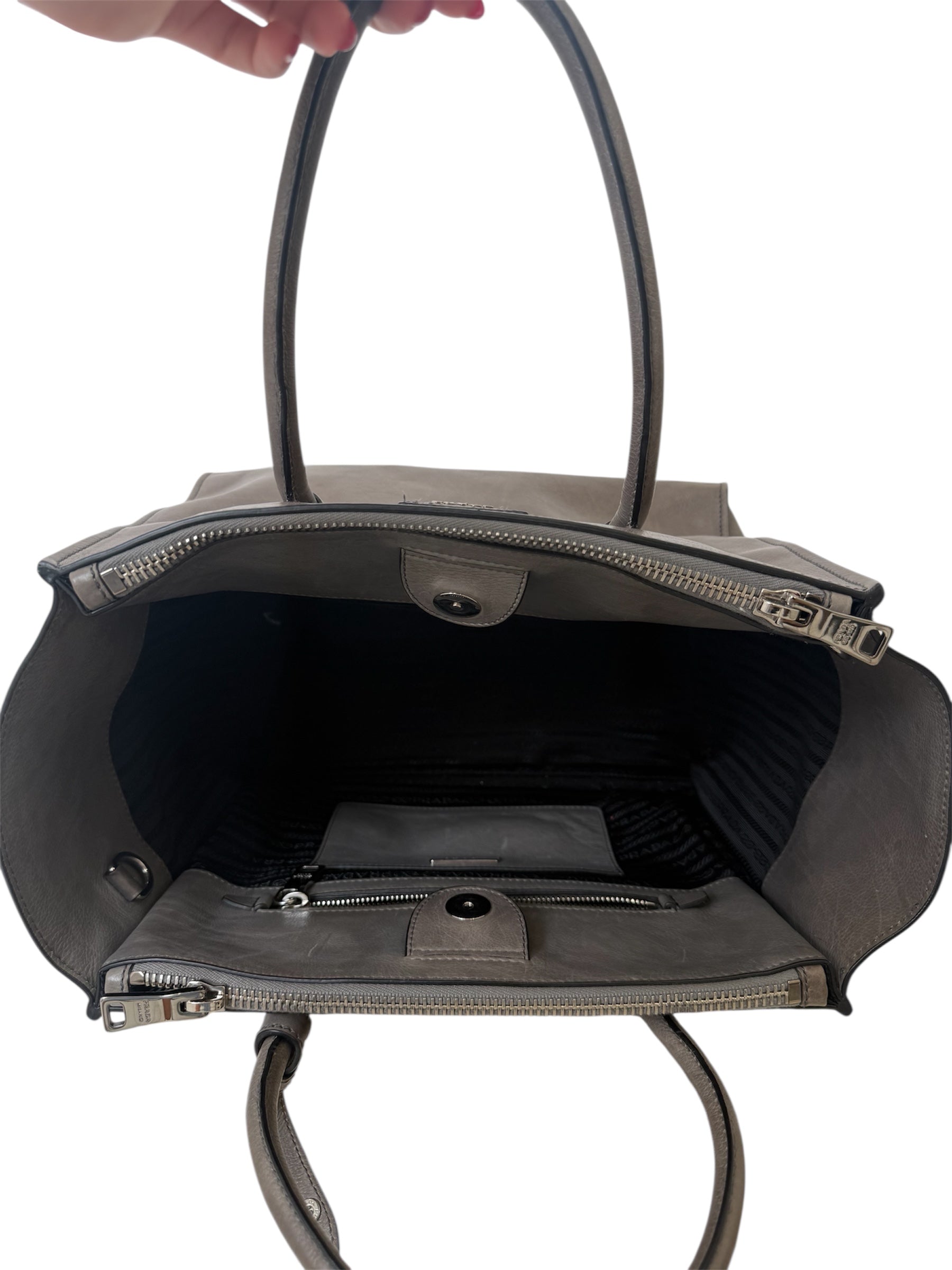 TWIN POCKET TOTE GLACE CALF