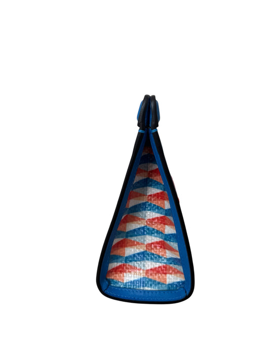 AVENUE CANVAS	DIAMOND-WEAVE PATTERN POUCH